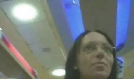 Desnuda tren xxx tetas en frente de weebcam comido niño