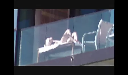 Porno amigas después sexo con el plomero del entrenamiento