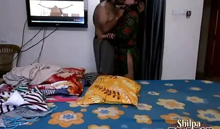 Una morena se sentó en el monte para besar pprno xnxx
