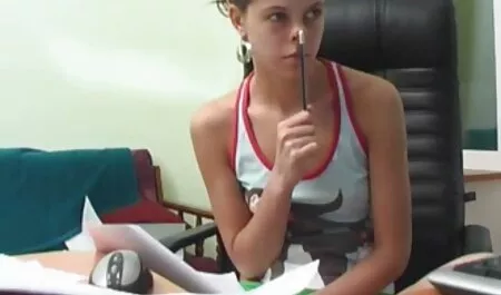 Excelente estudiante muestra su xnxx blancas estrés
