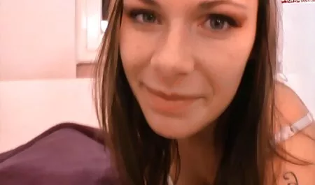 Apasionada rubia estimula videos xxx muy zorras su agujero en su hermoso culo