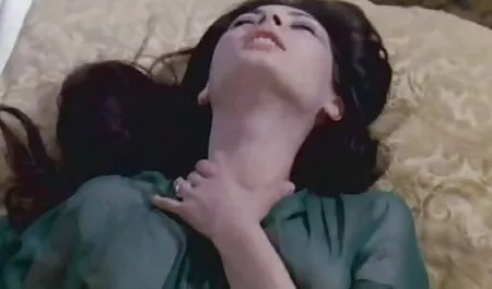 Adolescente ruso xnxx 18 años ama áspero ama ella misma