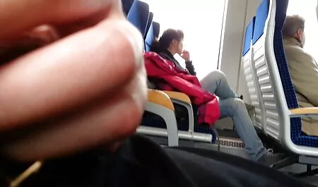 La esposa se reunió para el moria casan xxx trabajo, vestida con ropa, pero el esposo vino y tuvo que aburrir su ropa
