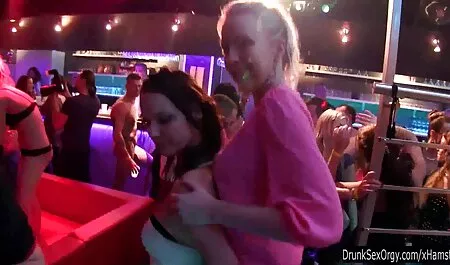 Lesbianas tener orgía video gay xxx en la piscina