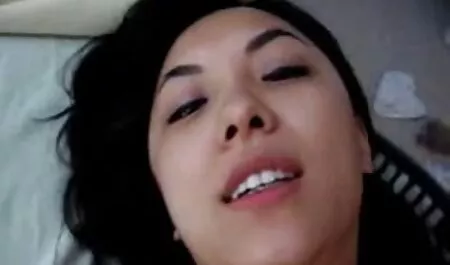 De hecho, a las chicas sexzo les gusta chupar una gran polla en su lugar.