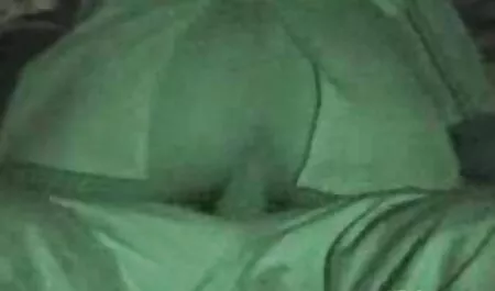 Un ladrón triple penetracion anal fue capturado en la calle y arrastrado a casa a la mierda en el culo