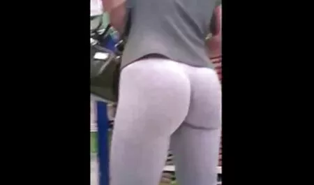 El joven primero experimenta una doble penetración xxx grandes orgasmo en los actores