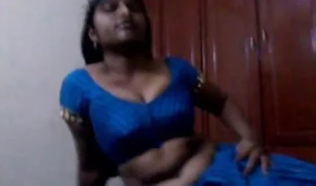Espías xnxx travestis pervertido en una dama a través de cámara oculta