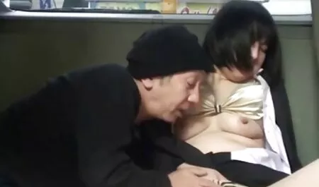 Dos camaradas anal jovencitas apenas maldijeron a su vecino